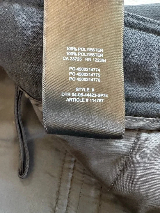 Wilfred Aritzia Shift Cargo Pant Relaxed barrel-leg crepe cargo pants in Black 8 - Picture 7 of 10